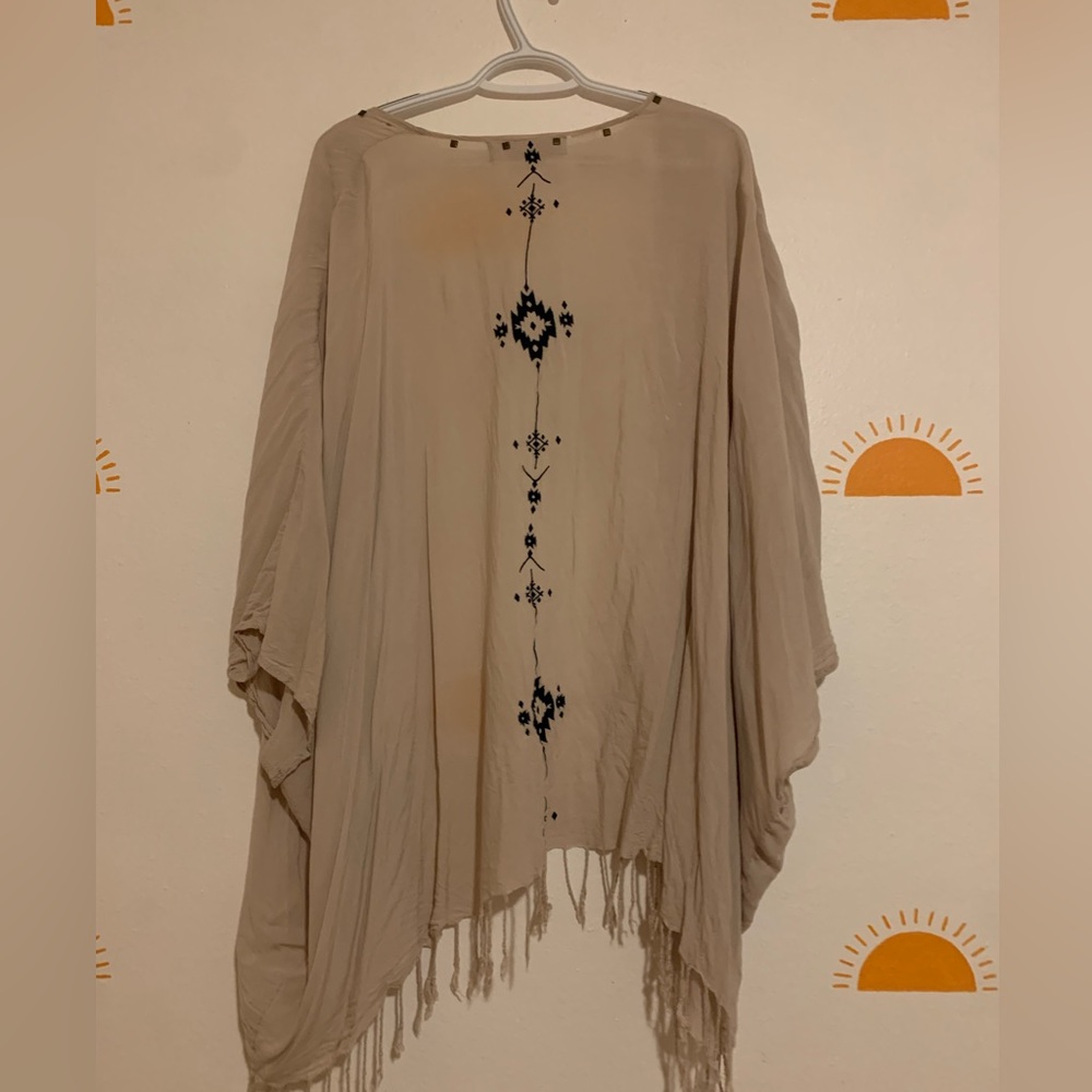 Aztec Pattern Shoulder Coverup - Picture 5 of 5
